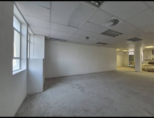 108M² RETAIL TO LET IN ILLOVO
